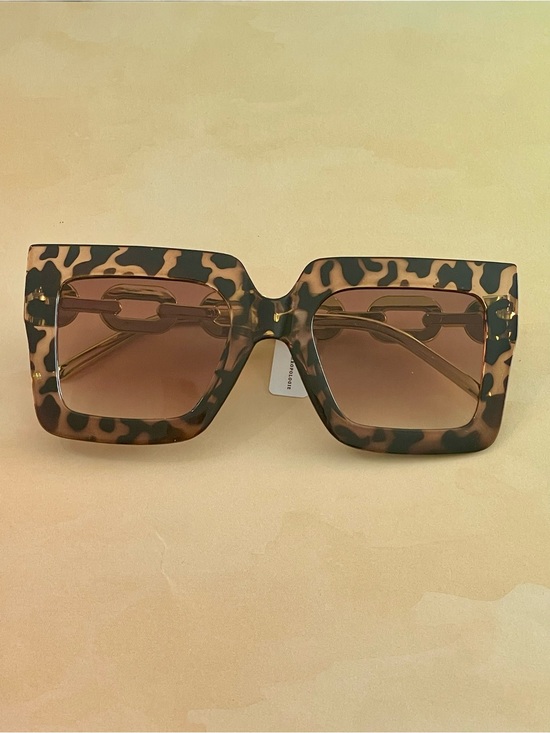 Anthropologie Tortoiseshell Square Oversized Sunglasses - Gradient Brown Lenses main image 9